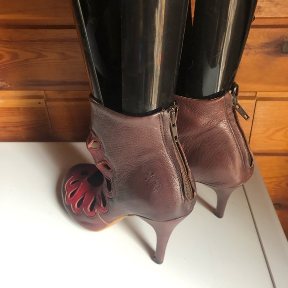 Fly London Shoes - Picture 5 of 12